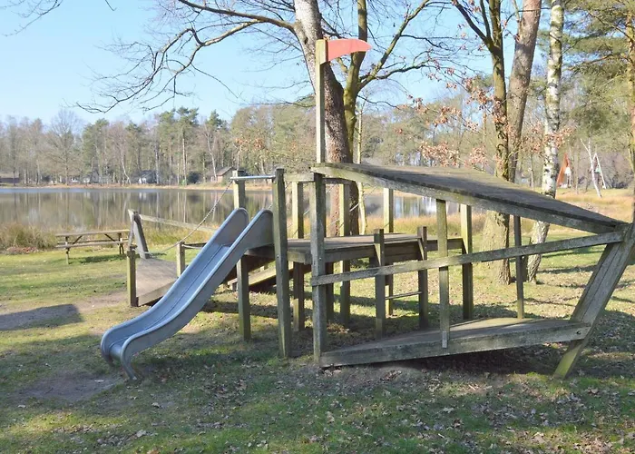 別荘 Forest Retreat Near Kempen-broek *