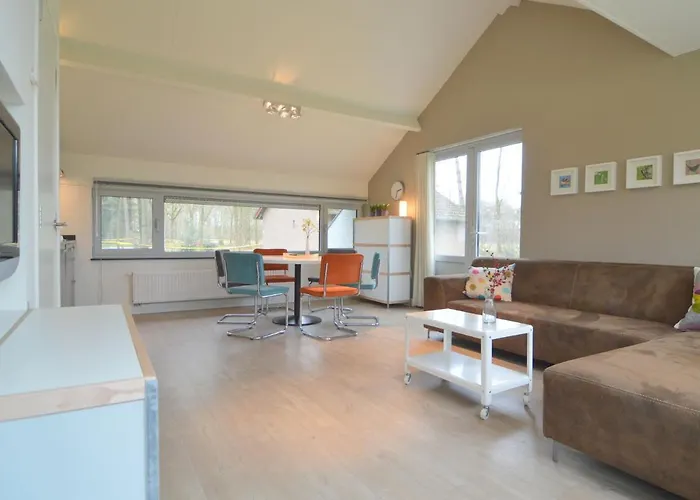 別荘 Forest Retreat Near Kempen-broek *