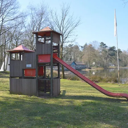 Semesterbostad Forest Retreat Near Kempen-broek De Horst