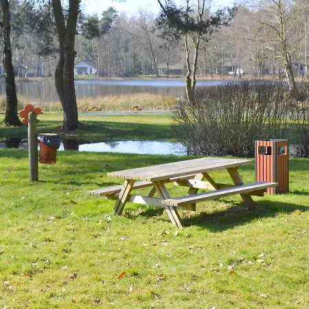 Semesterbostad Forest Retreat Near Kempen-broek De Horst